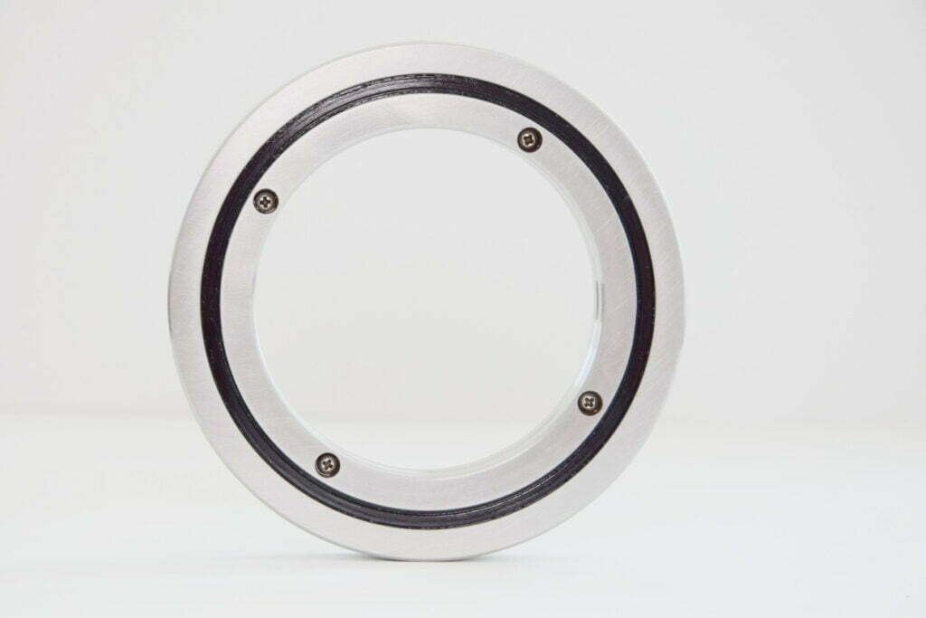 RE скрещенные роликоподшипники